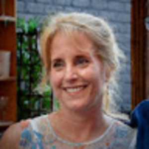 Meet your Posher, Debbie